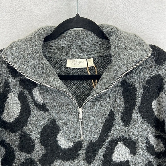 RD Style (Stitch Fix) Pullover Sweater Sz M Black/Gray Animal Print 1/4 Zip NWT - Picture 2 of 11